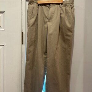 NEW WITH TAGS Dockers Easy Khaki pants size 32 x 32